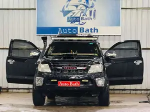 Toyota Hilux Smart Cab 2010 Pickup (Used)
