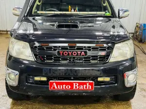 Toyota Hilux Smart Cab 2010 Pickup (Used)