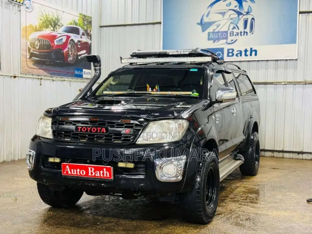 Toyota Hilux Smart Cab 2010 Pickup (Used)