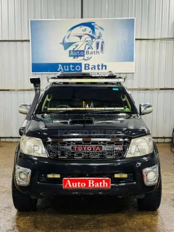 Toyota Hilux Smart Cab 2010 Pickup (Used)