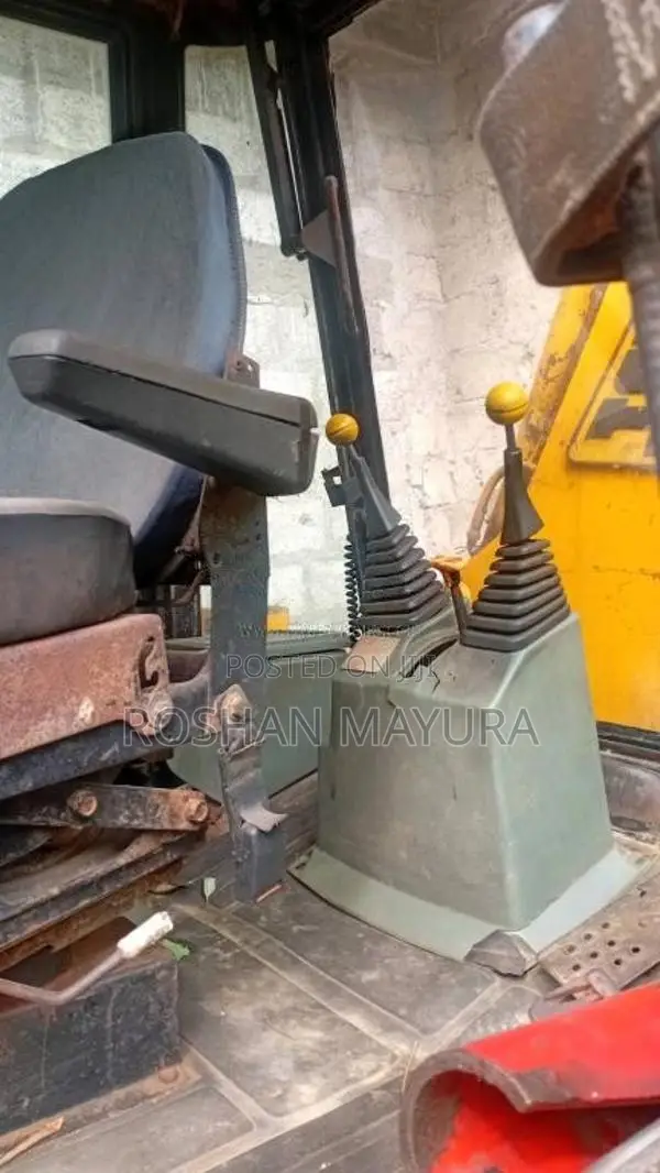 JCB 3cx 1999 Heavy-Duty (Used)
