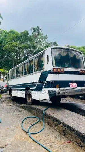 Mitsubishi Fuso 1985 Bus (Used)