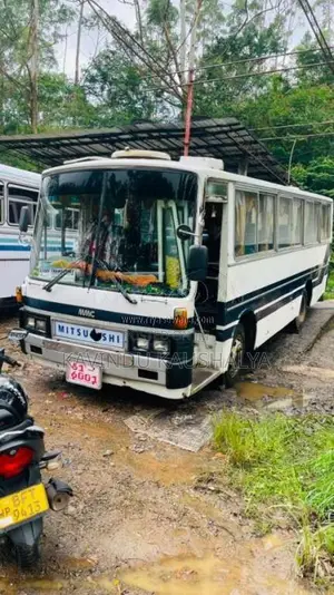 Mitsubishi Fuso 1985 Bus (Used)