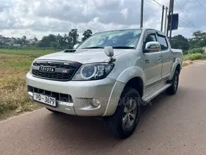 Toyota Hilux Vigo 2007 Pickup (Used)