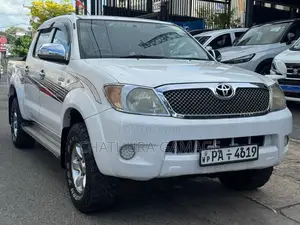 Toyota Hilux 2005 Pickup (Used)