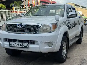 Toyota Hilux 2005 Pickup (Used)