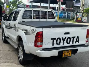 Toyota Hilux 2005 Pickup (Used)
