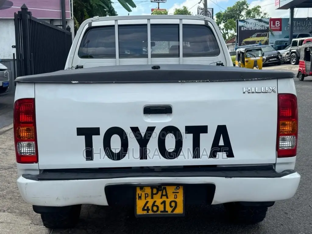 Toyota Hilux 2005 Pickup (Used)