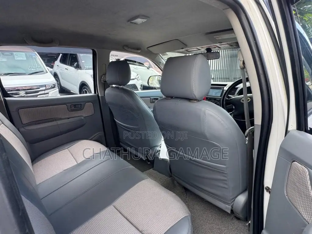Toyota Hilux 2005 Pickup (Used)