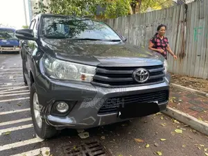 Toyota Hilux 2016 Pickup (Used)