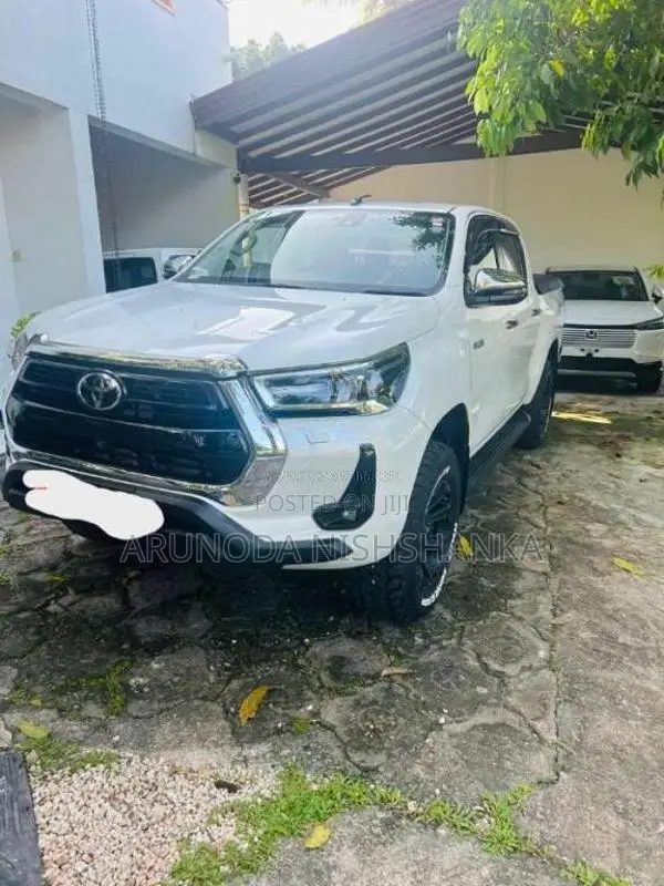 Toyota Hilux 2023 Pickup (Used)