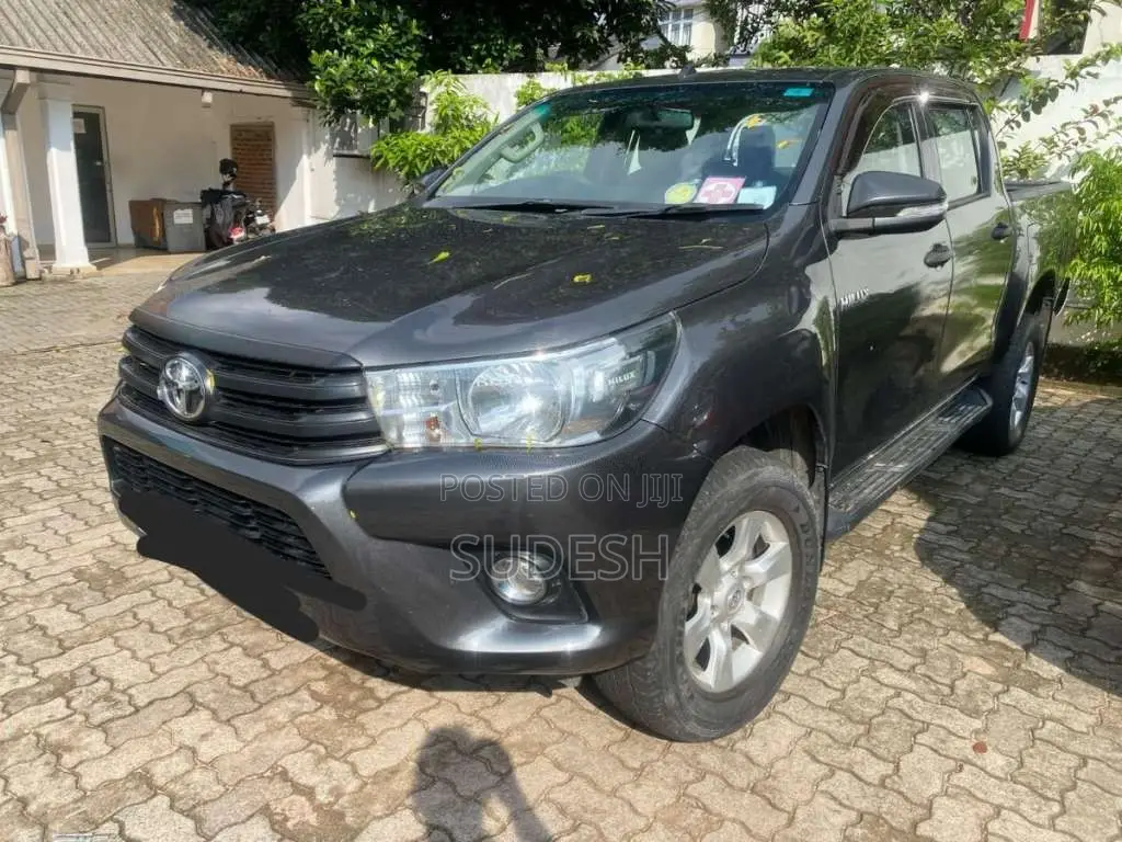 Toyota Hilux 2016 Pickup (Used)