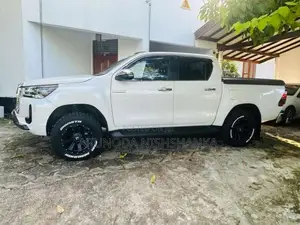 Toyota Hilux 2023 Pickup (Used)