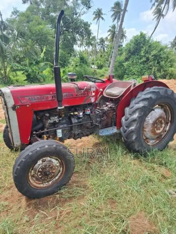 Massey-Ferguson 135 2004 Tractor (Used)