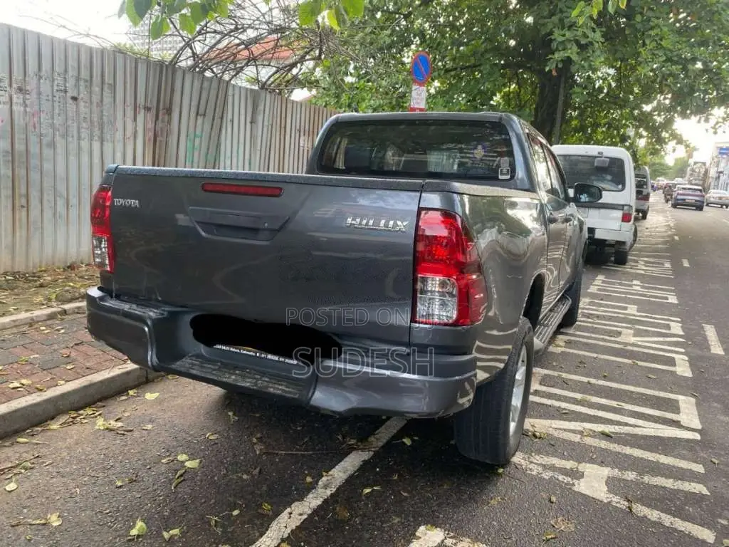 Toyota Hilux 2016 Pickup (Used)