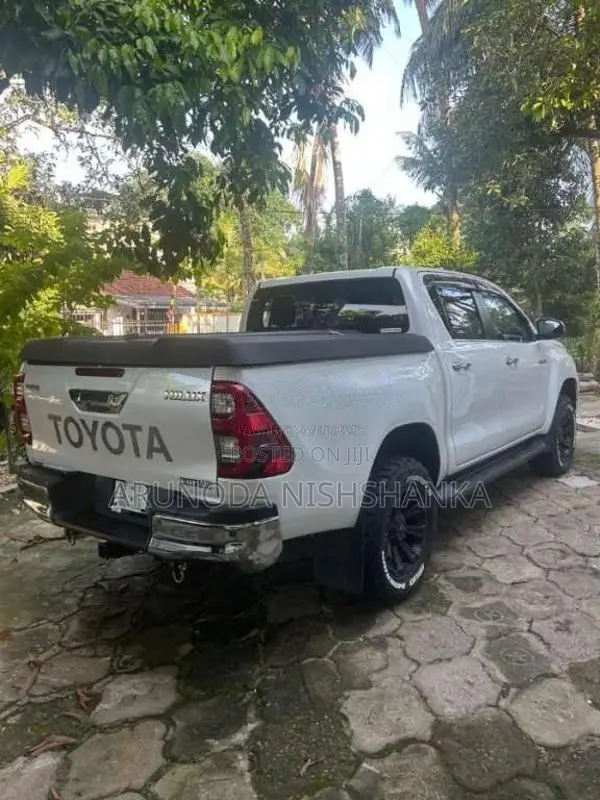 Toyota Hilux 2023 Pickup (Used)