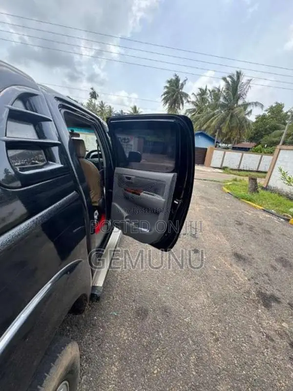 Toyota Hilux 2007 Pickup (Used)