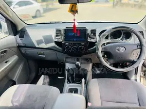 Toyota Hilux 2007 Pickup (Used)