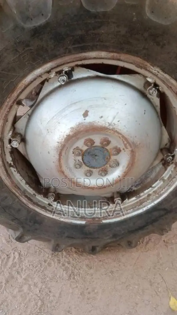 Massey-Ferguson 135 1992 Tractor (Used)