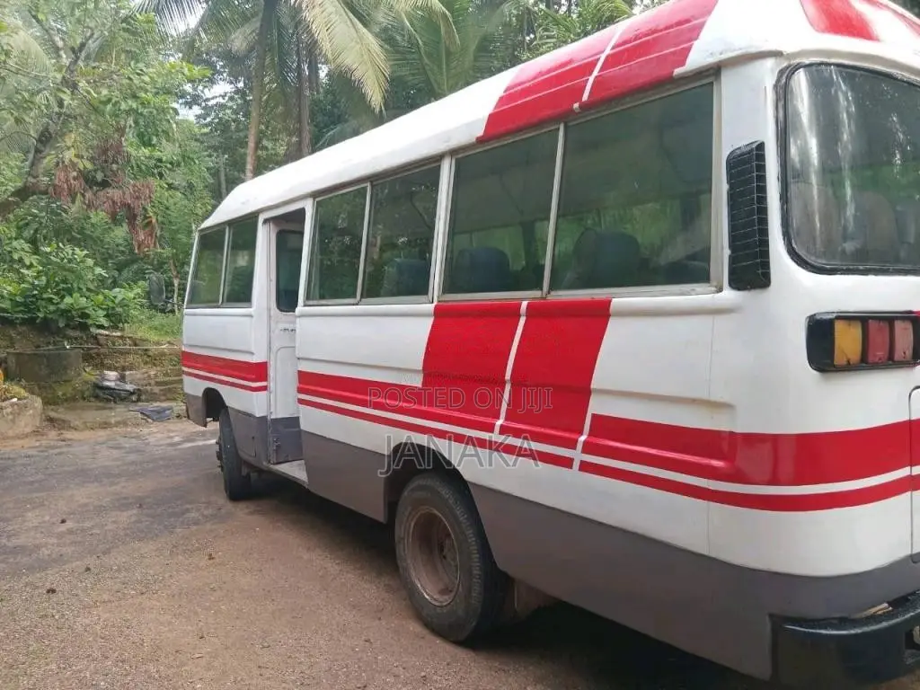 Mitsubishi MMC Rosa 1982 Bus (Used)