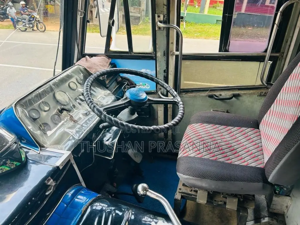 Ashok-Leyland Leyland 2001 Bus (Used)