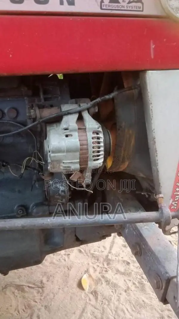 Massey-Ferguson 135 1992 Tractor (Used)