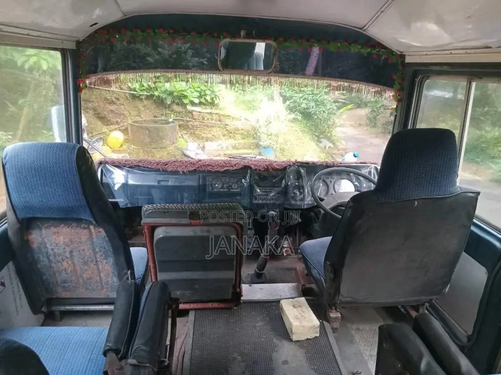 Mitsubishi MMC Rosa 1982 Bus (Used)
