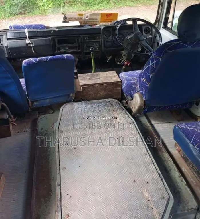 Mitsubishi Rosa 1981 Bus (Used)
