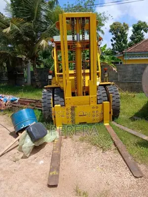Other 6 Ton Forklift 2004 Heavy-Duty (Used)