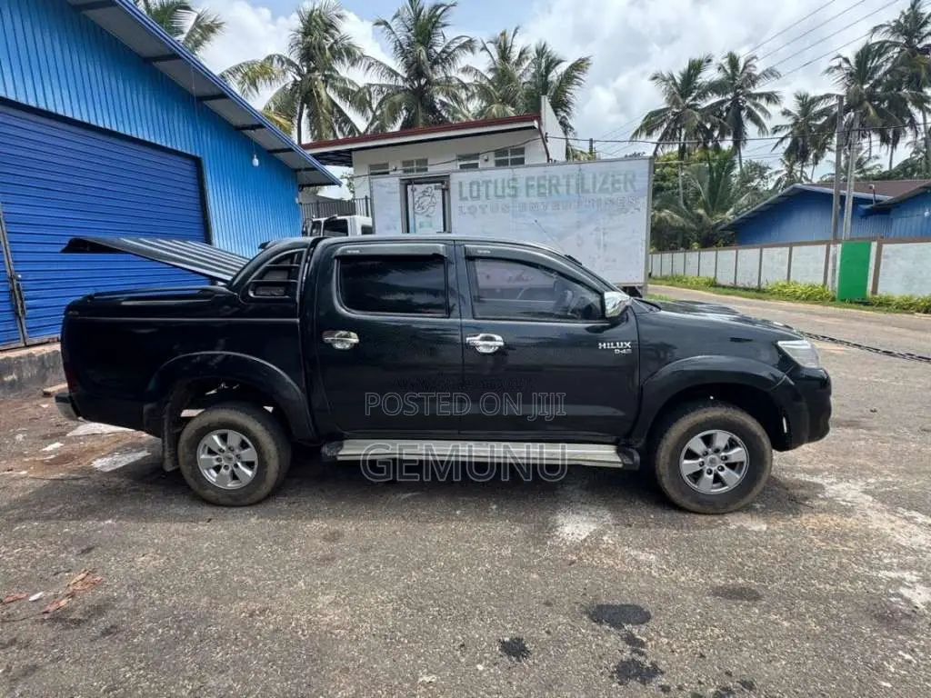 Toyota Hilux 2007 Pickup (Used)