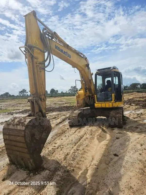 Komatsu Excavator 2013 Heavy-Duty (Used)