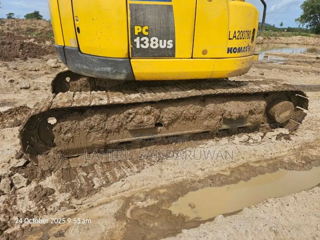 Komatsu Excavator 2013 Heavy-Duty (Used)
