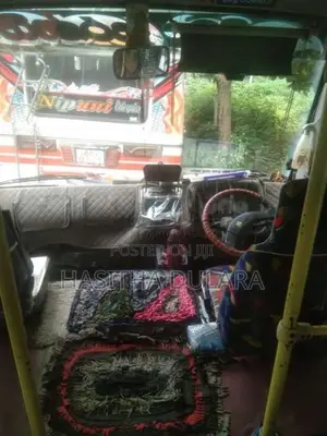 Eicher Skyline 2016 Bus (Used)
