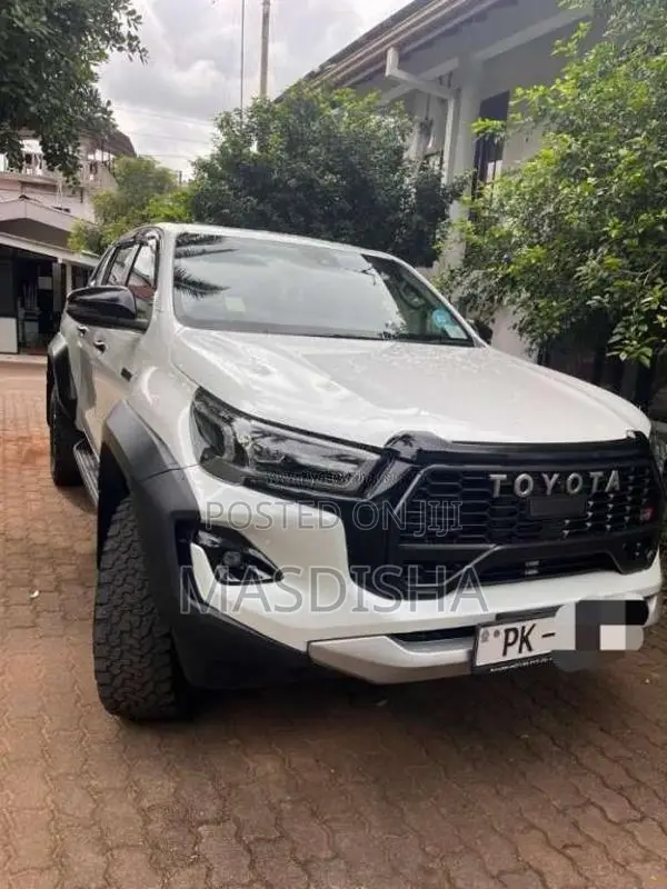 Toyota Hilux 2024 Pickup (Used)