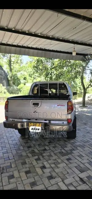 Mitsubishi L200 2012 Pickup (Used)