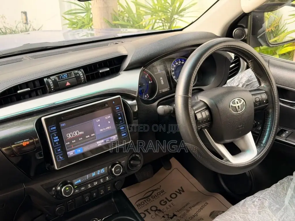 Toyota Hilux 2015 Pickup (Used)