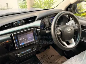 Toyota Hilux 2015 Pickup (Used)