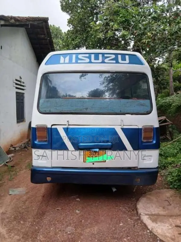 Isuzu Journey 1982 Bus (Used)