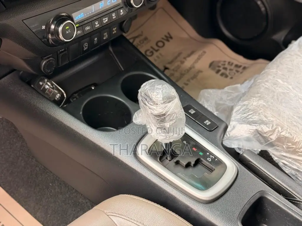 Toyota Hilux 2015 Pickup (Used)