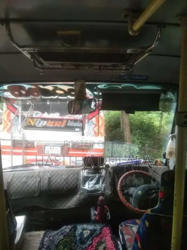 Eicher Skyline 2016 Bus (Used)