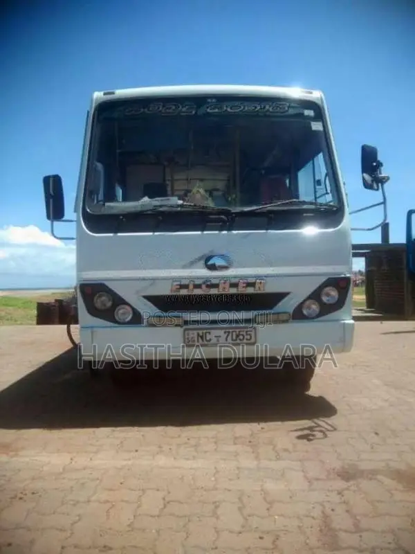 Eicher Skyline 2016 Bus (Used)