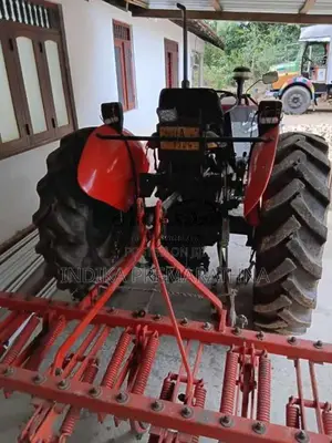 TAFE TAFE 2008 Tractor (Used)