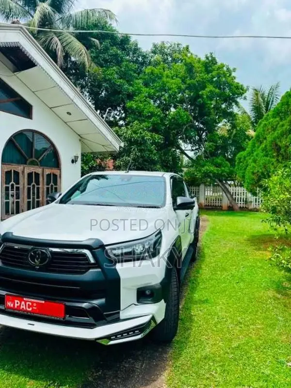 Toyota Hilux Rocco 2025 Pickup (Used)