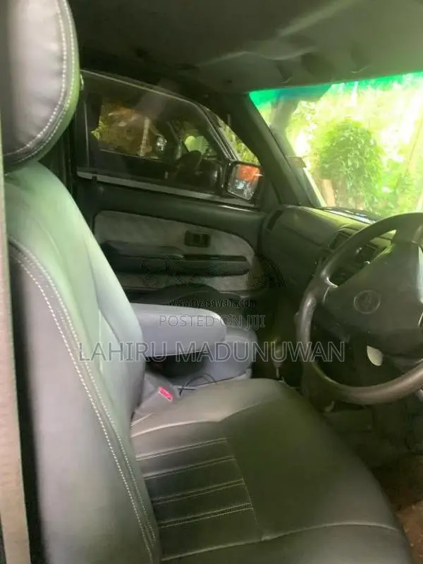 Toyota Hilux 2003 Pickup (Used)