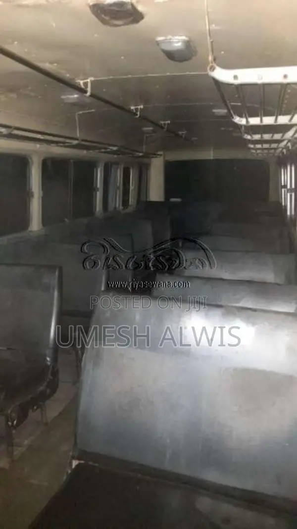 Mitsubishi Fuso 1976 Bus (Used)