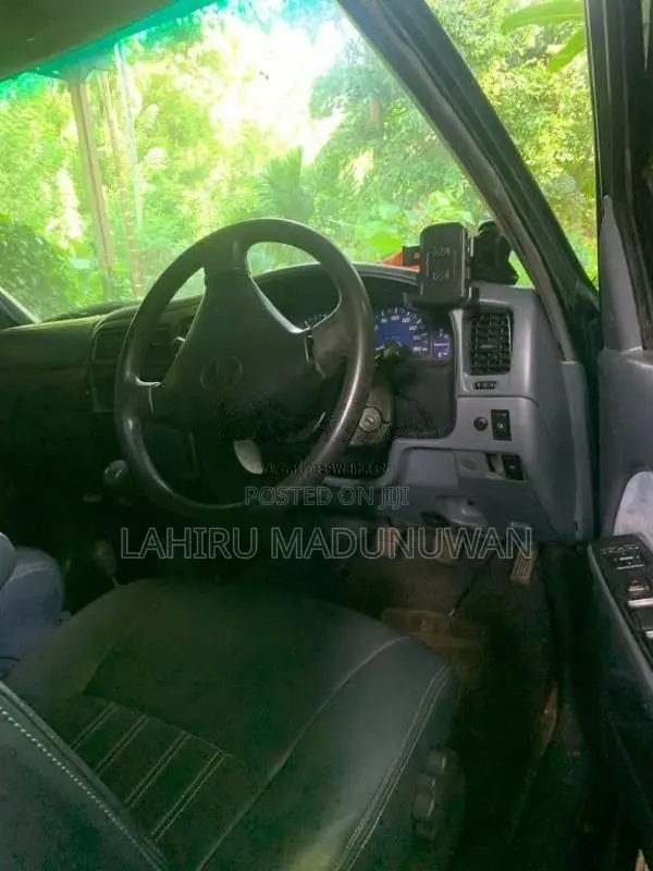 Toyota Hilux 2003 Pickup (Used)