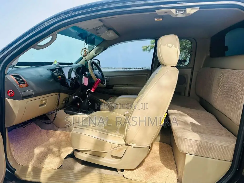 Toyota Hilux 2009 Pickup (Used)