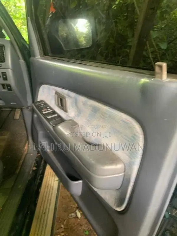 Toyota Hilux 2003 Pickup (Used)