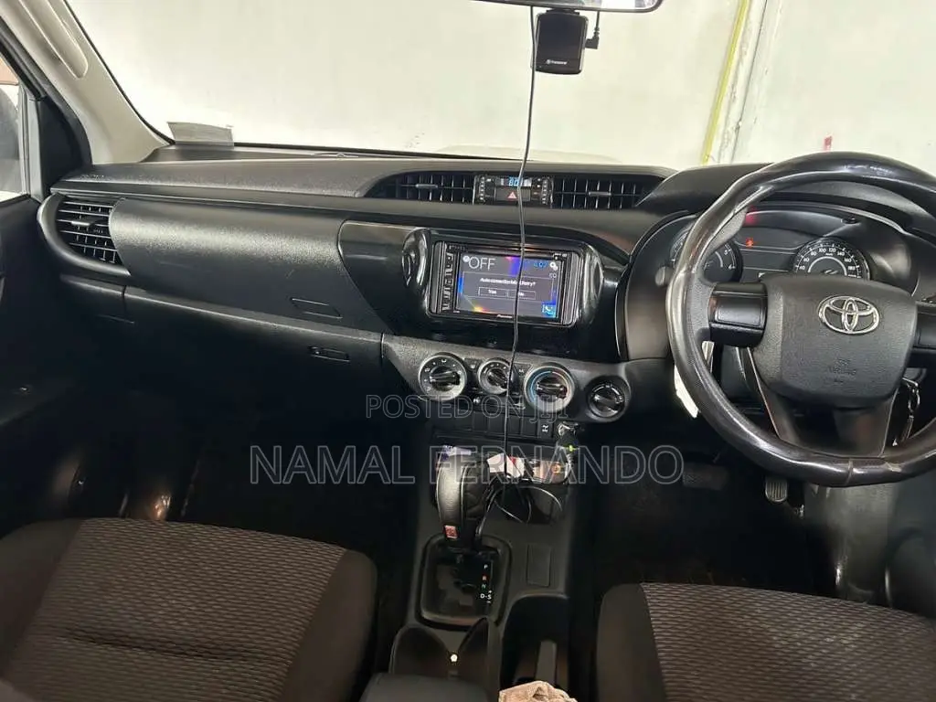 Toyota Hilux 2017 Pickup (Used)