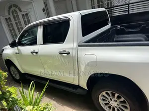 Toyota Hilux 2017 Pickup (Used)